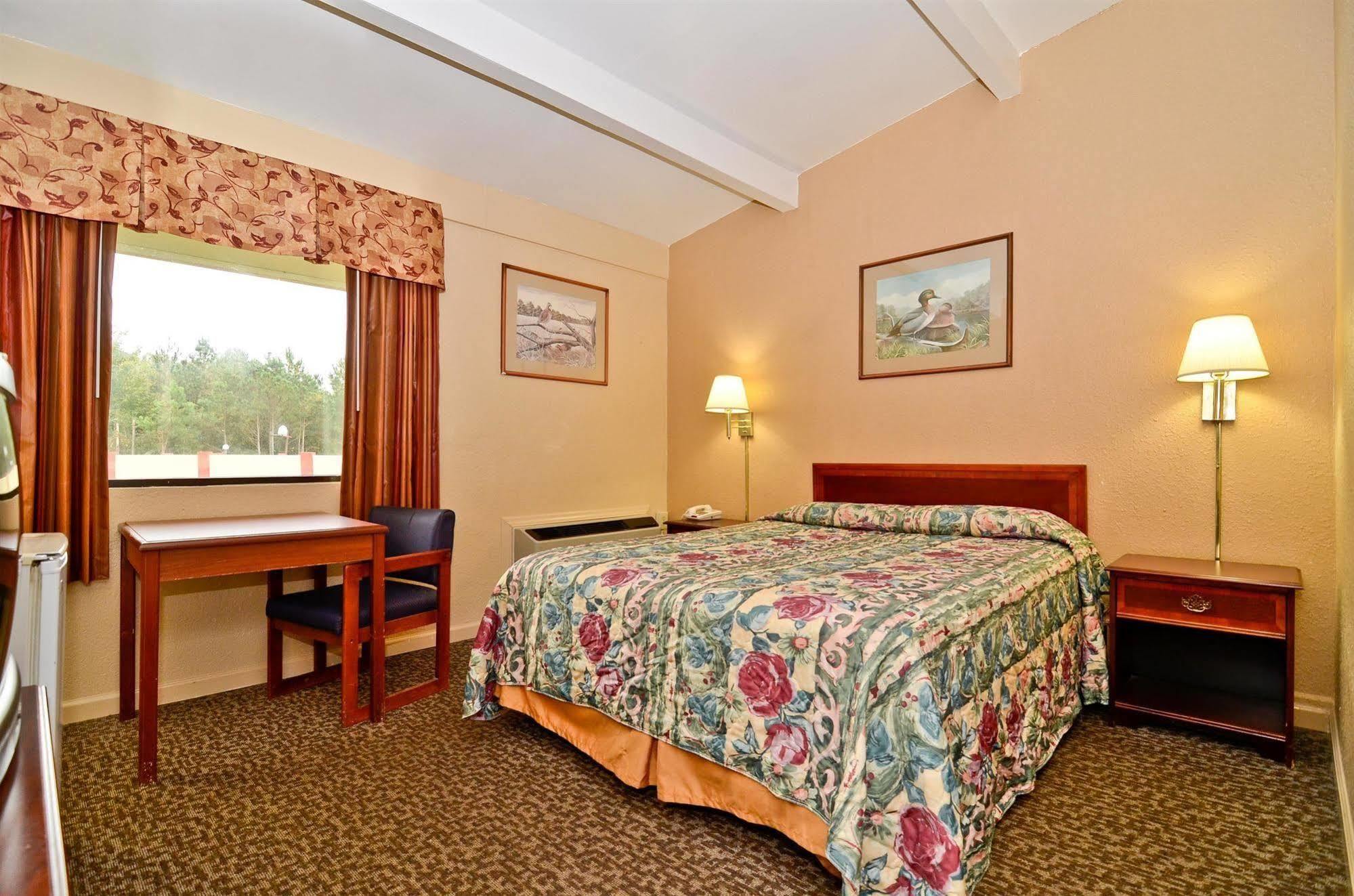 Americas Best Value Inn Smithfield Phòng bức ảnh