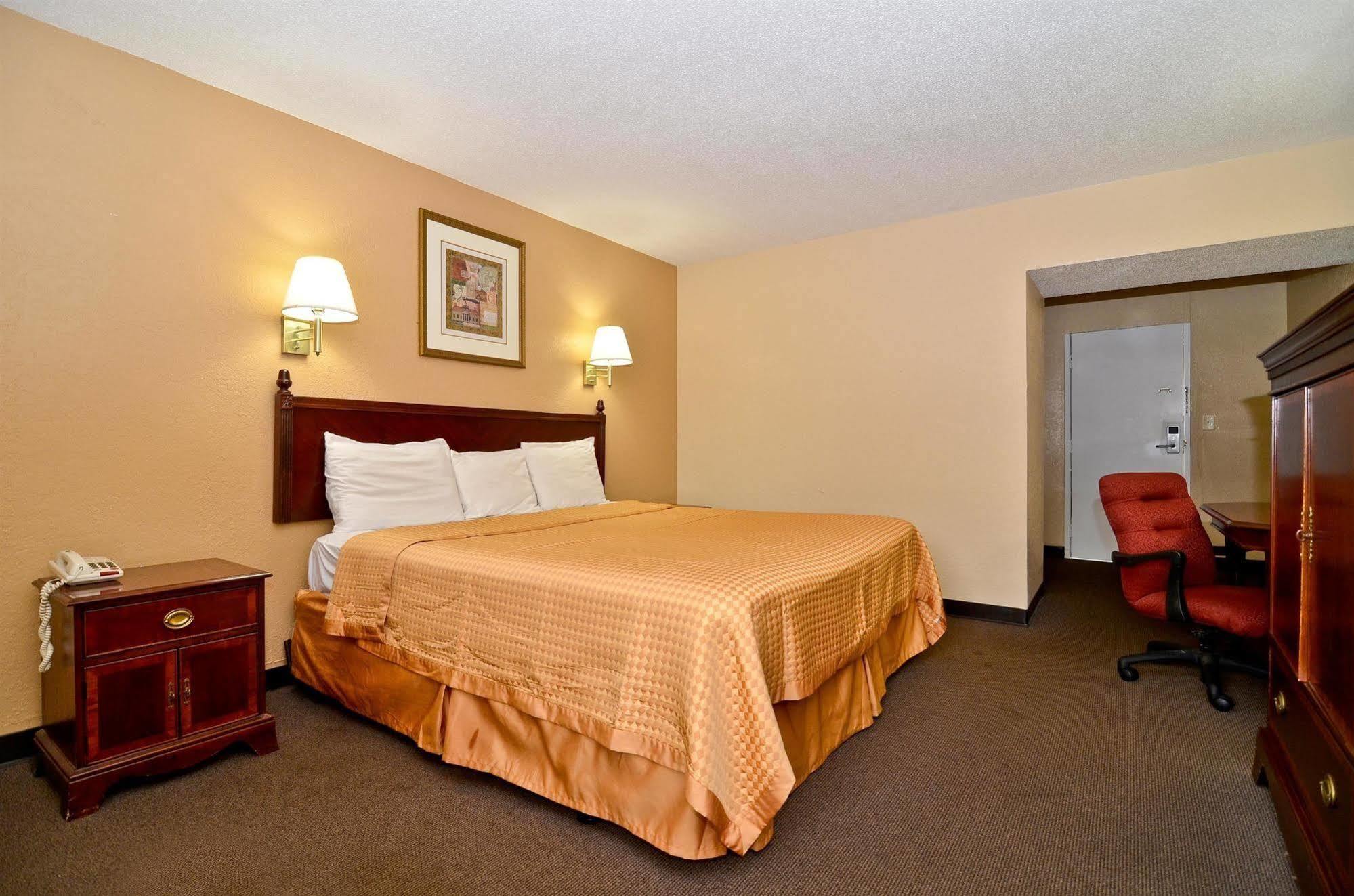 Americas Best Value Inn Smithfield Phòng bức ảnh
